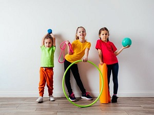 Bezpieczeństwo w fitnessie dla dzieci: Wskazówki i zasady dla rodziców